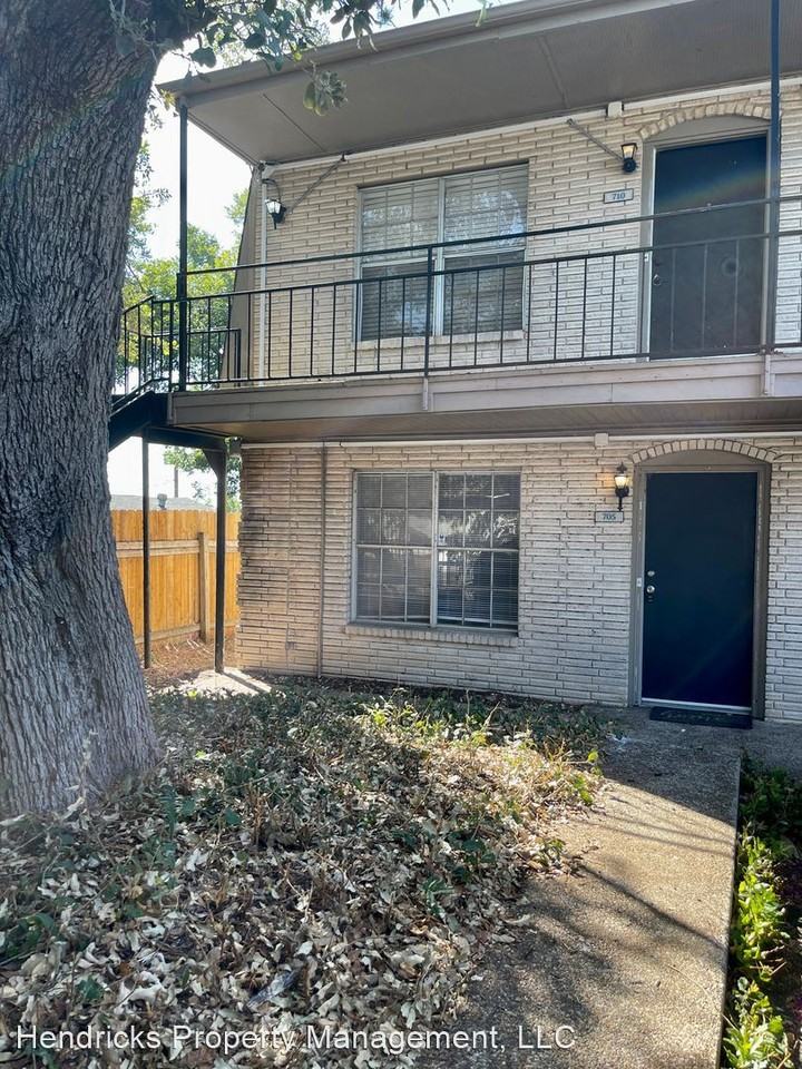 170 De Chantle Rd - Photo 2 of 10