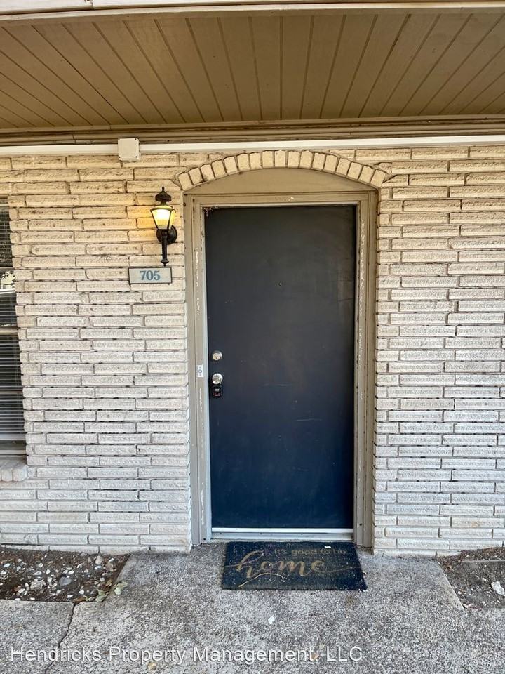 170 De Chantle Rd - Photo 3 of 10