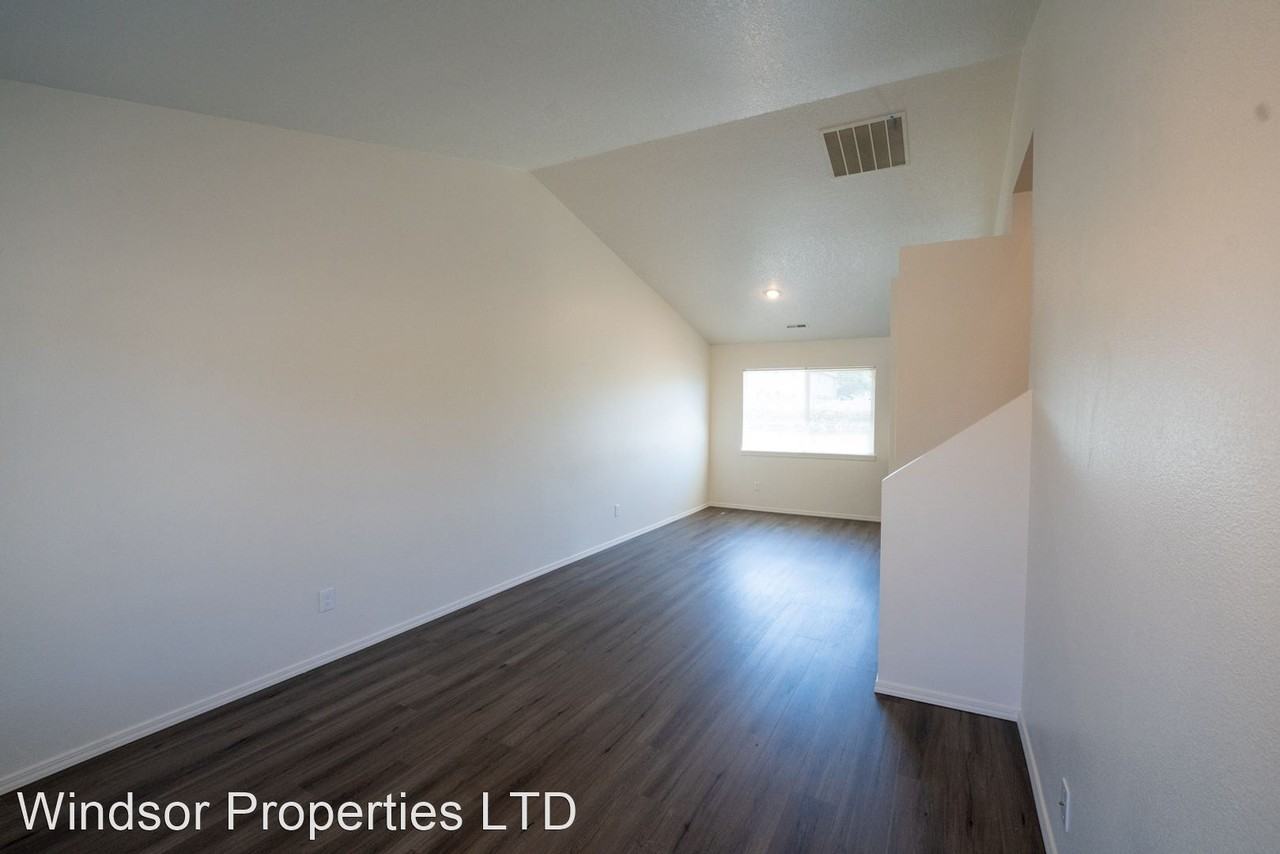 33039 Nw Meersburg St - Photo 3 of 22