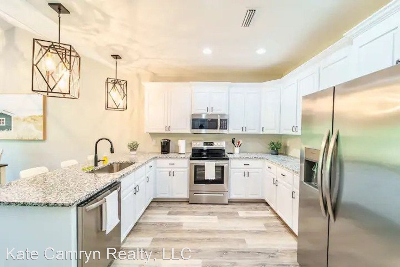 102 Jennie Dr - Photo 2 of 22
