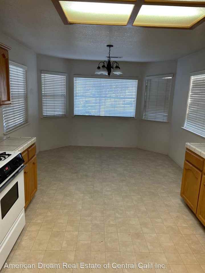 2400 Zion Way - Photo 3 of 5