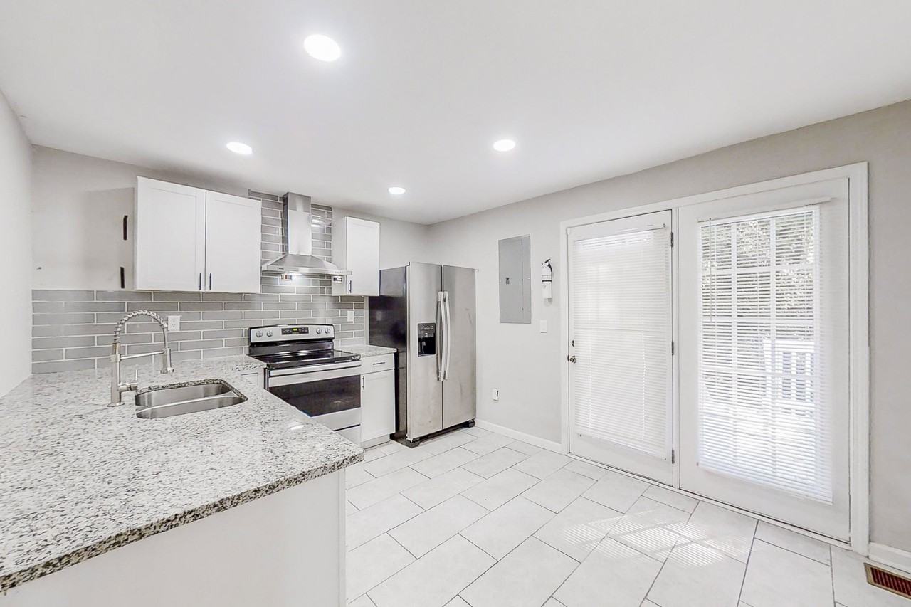 Alfred Road Northwest - Photo 3 of 7