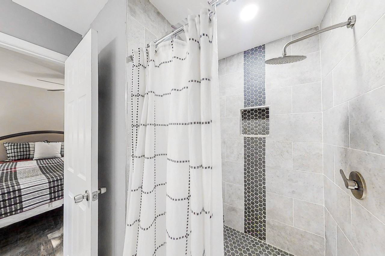 Alfred Road Northwest - Photo 2 of 7