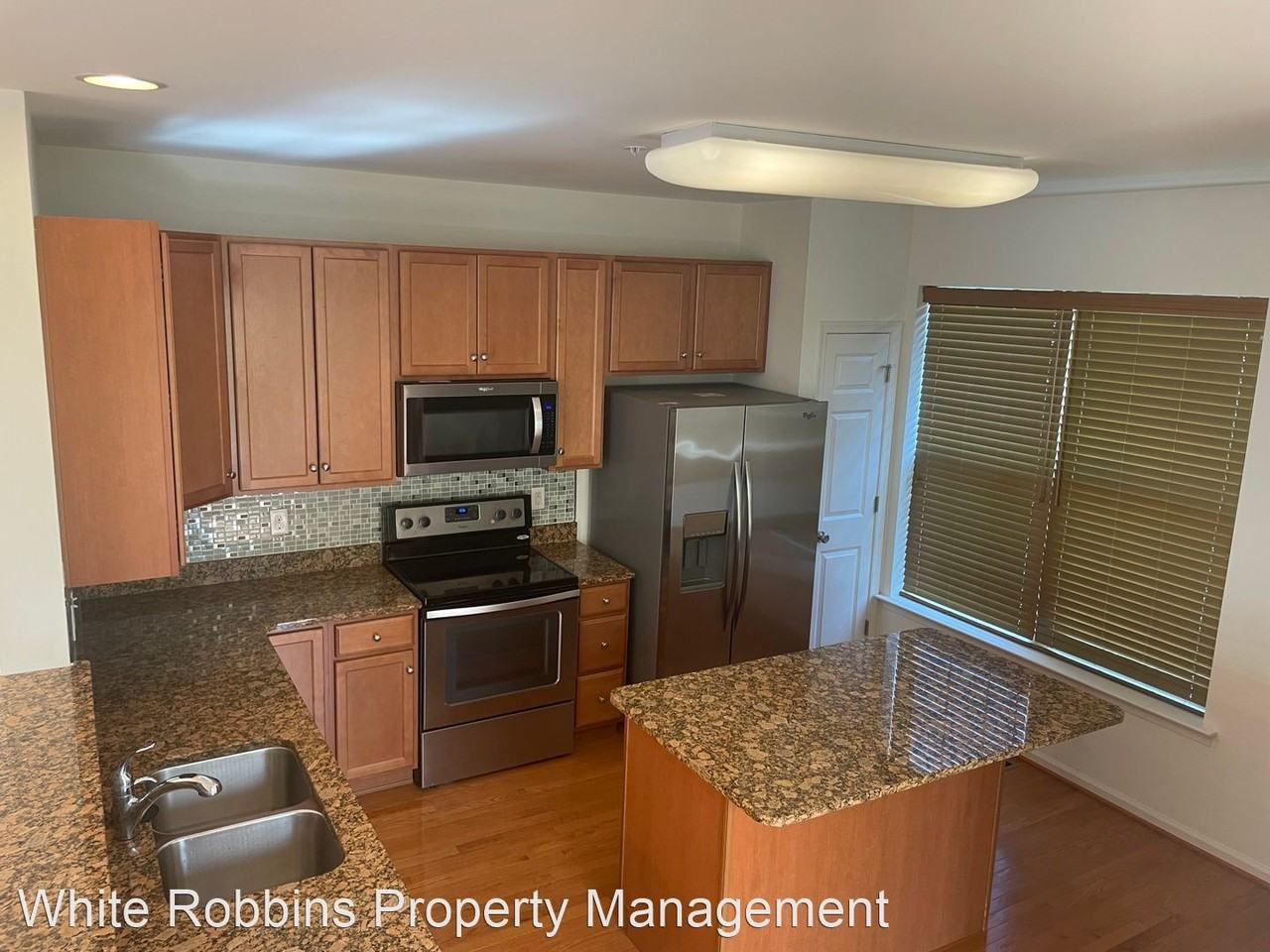 1389 Parish Ave - Photo 2 of 28