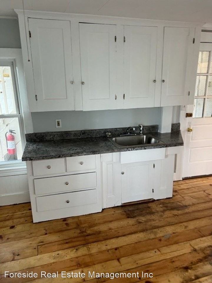 Green Street - Photo 2 of 11