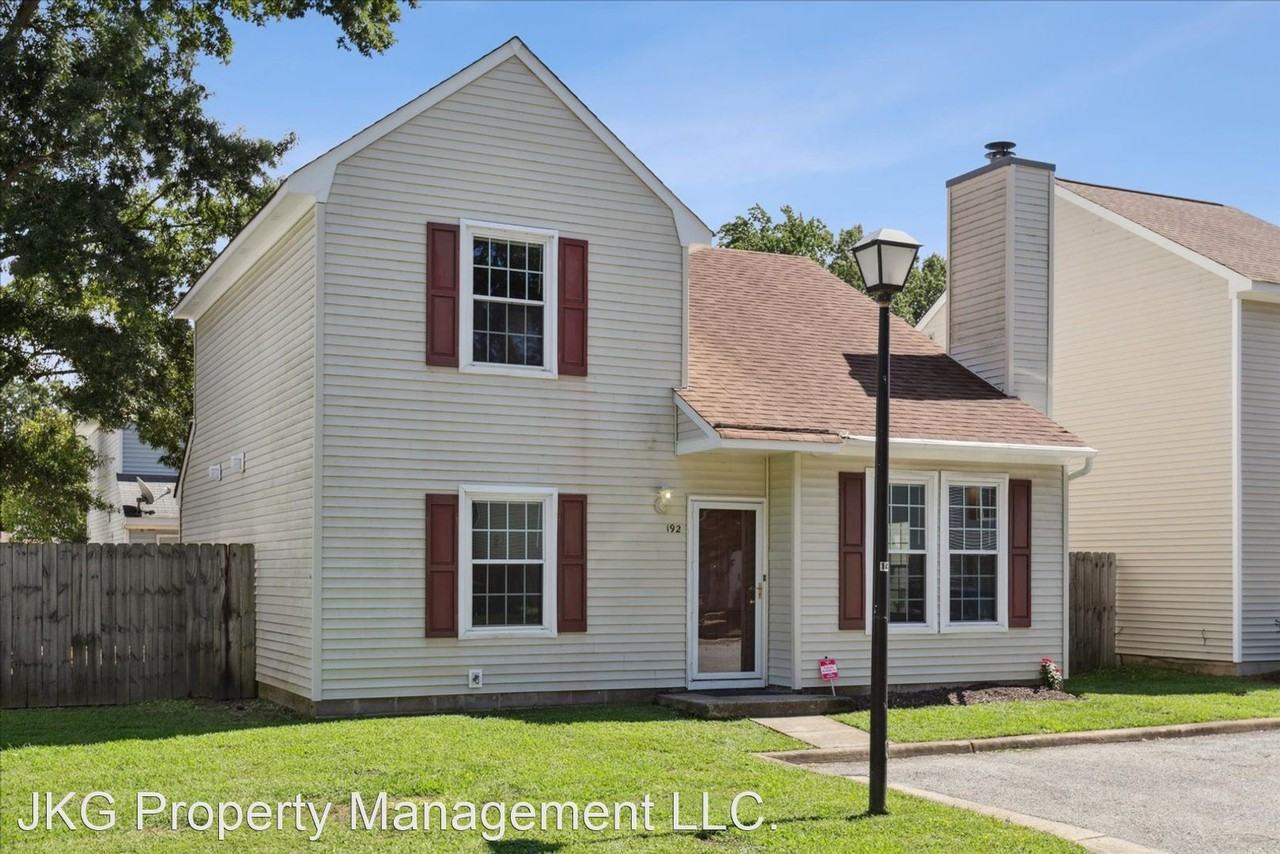 192 Lees Mill Dr - Photo 3 of 39