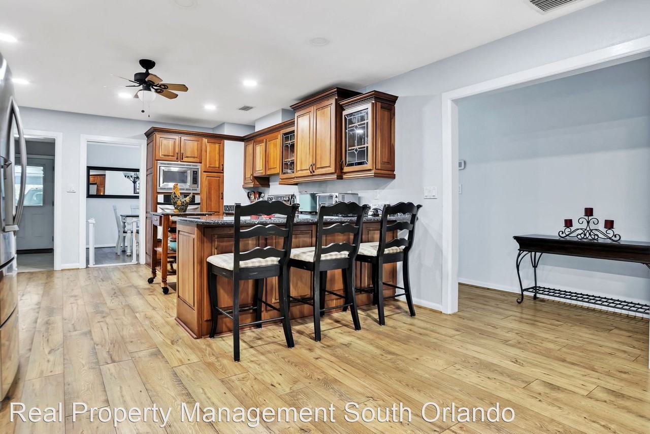 8 Heights Ave - Photo 2 of 36