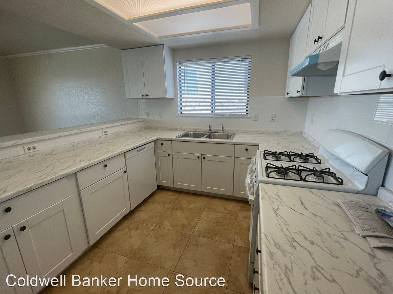 14151 Topmast Dr - Photo 3 of 41