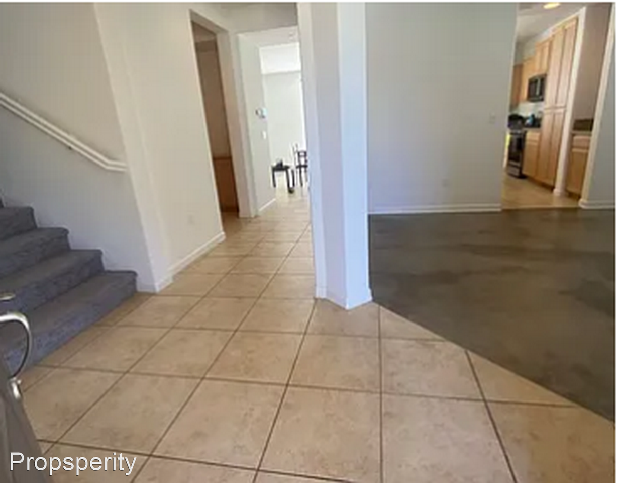 245 Bella Flora Ln - Photo 3 of 17