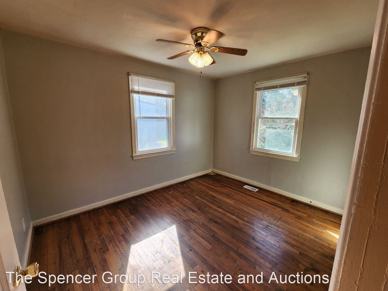71 Walnut St - Photo 3 of 5