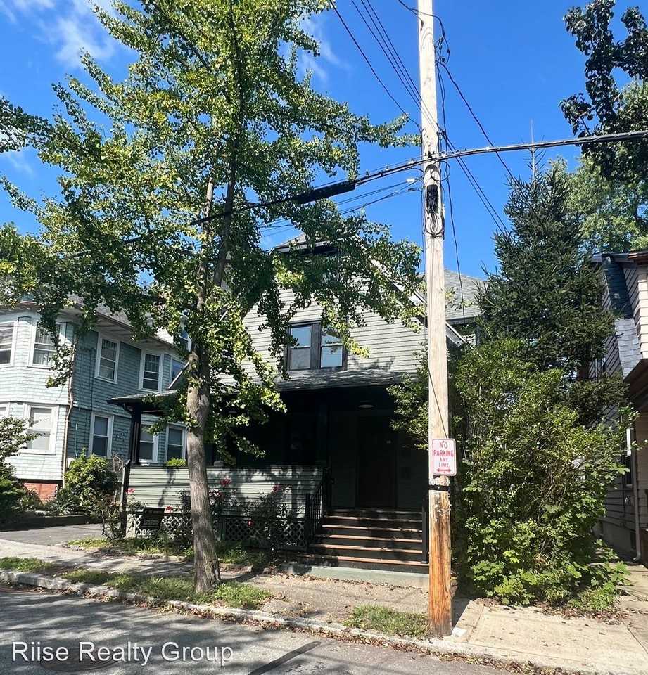 118 11th Street - Photo 2 of 17