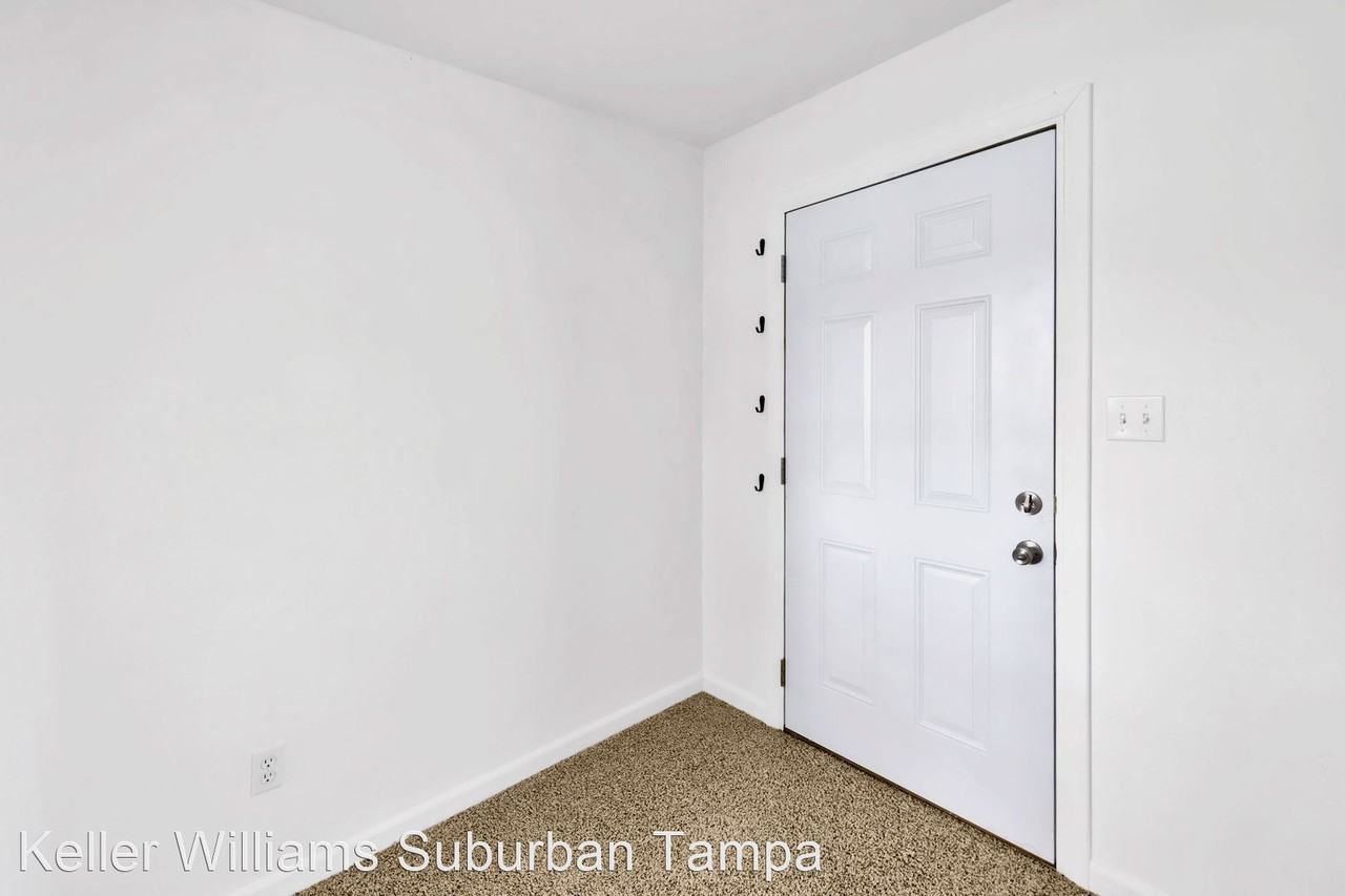 2425 Anderson Rd - Photo 2 of 20