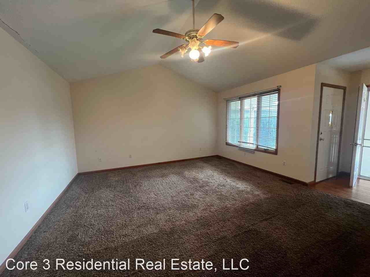 111 Eagle Ridge Dr - Photo 2 of 9