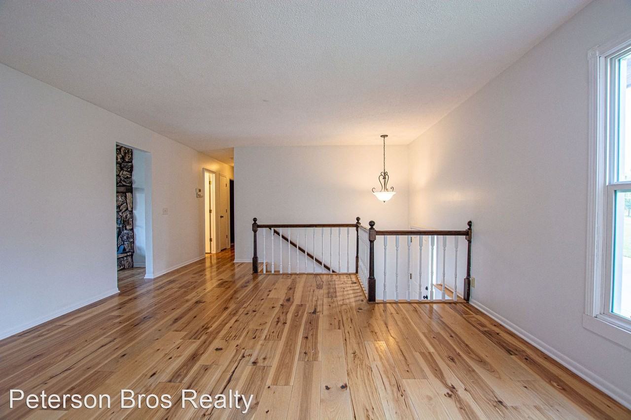 2223 N 129th St - Photo 3 of 21