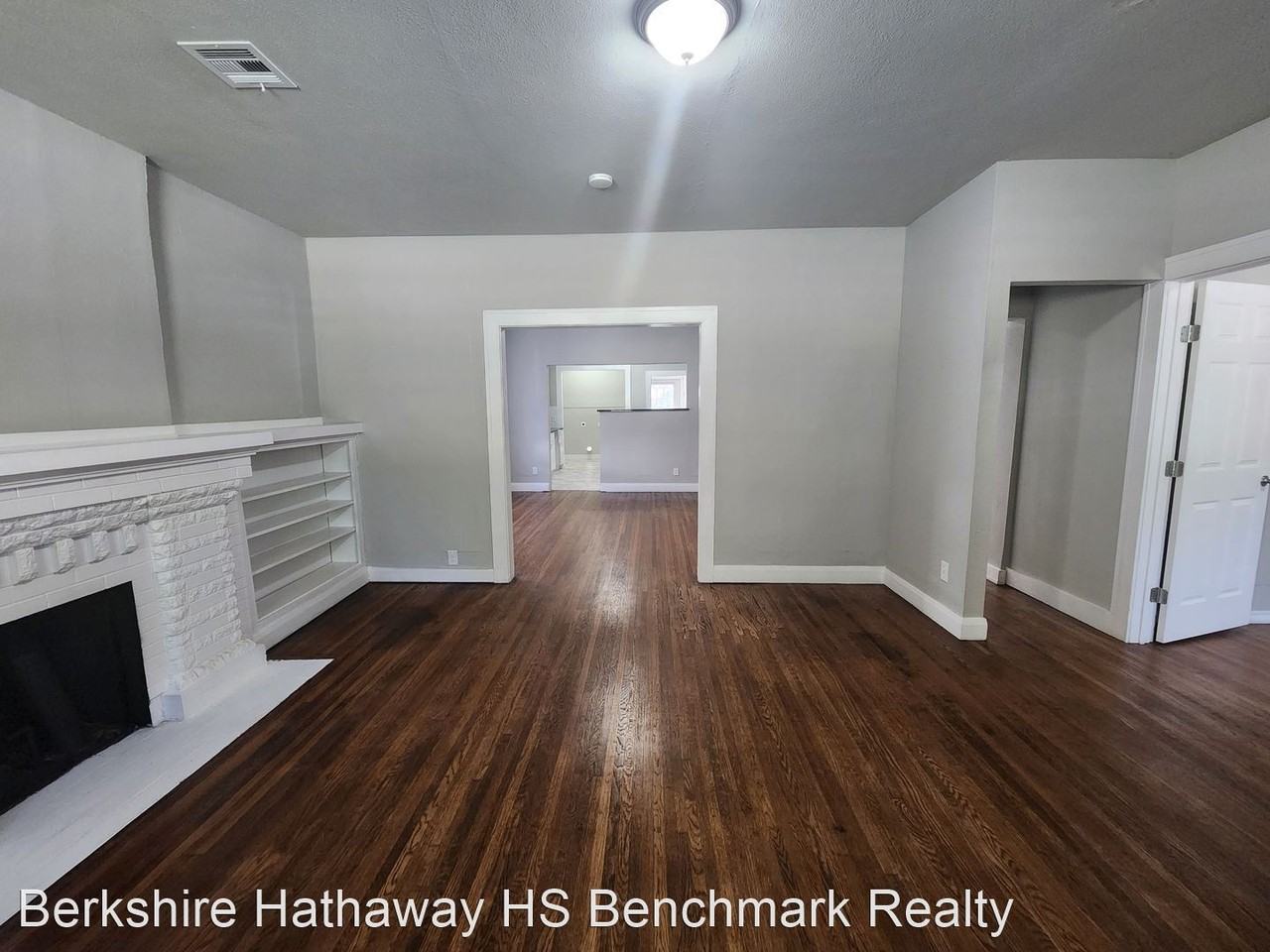 1017 N Broadway Ave - Photo 2 of 48