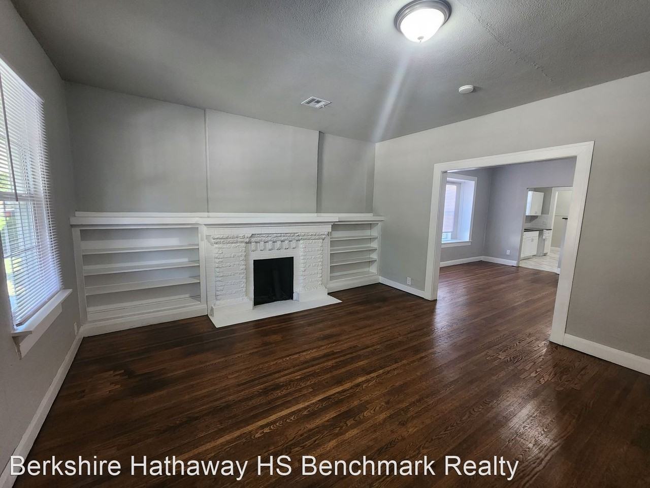 1017 N Broadway Ave - Photo 3 of 48