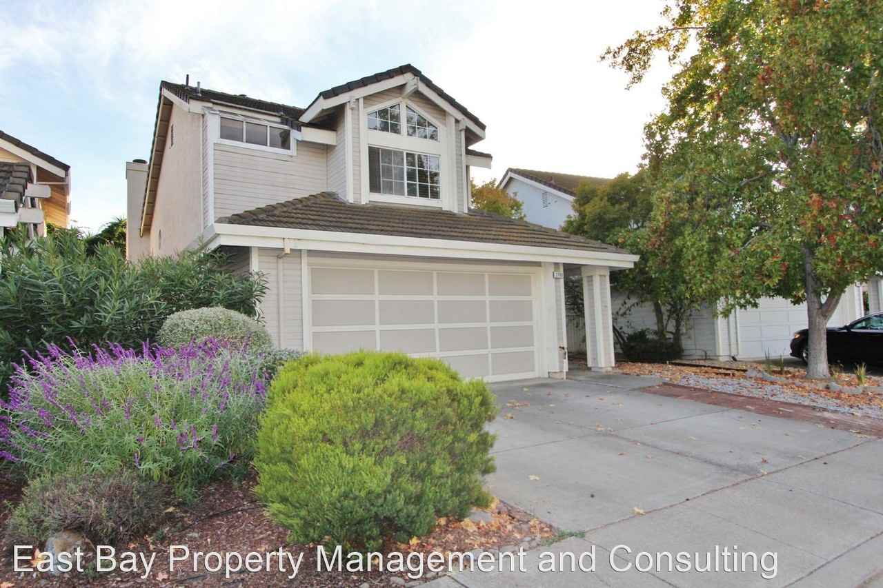 2769 Barrington Ter - Photo 2 of 34