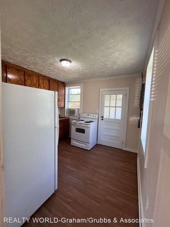 9311 Morgan St - Photo 3 of 7