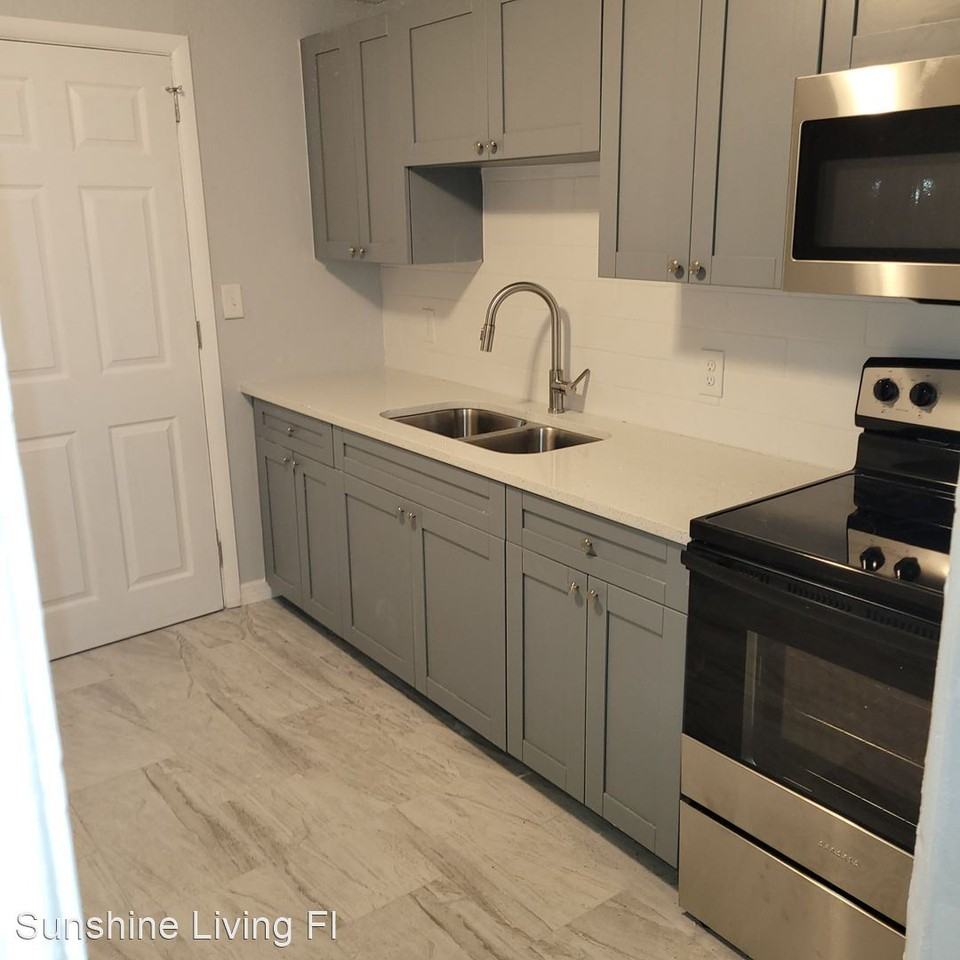 3230 Buckman St - Photo 2 of 8