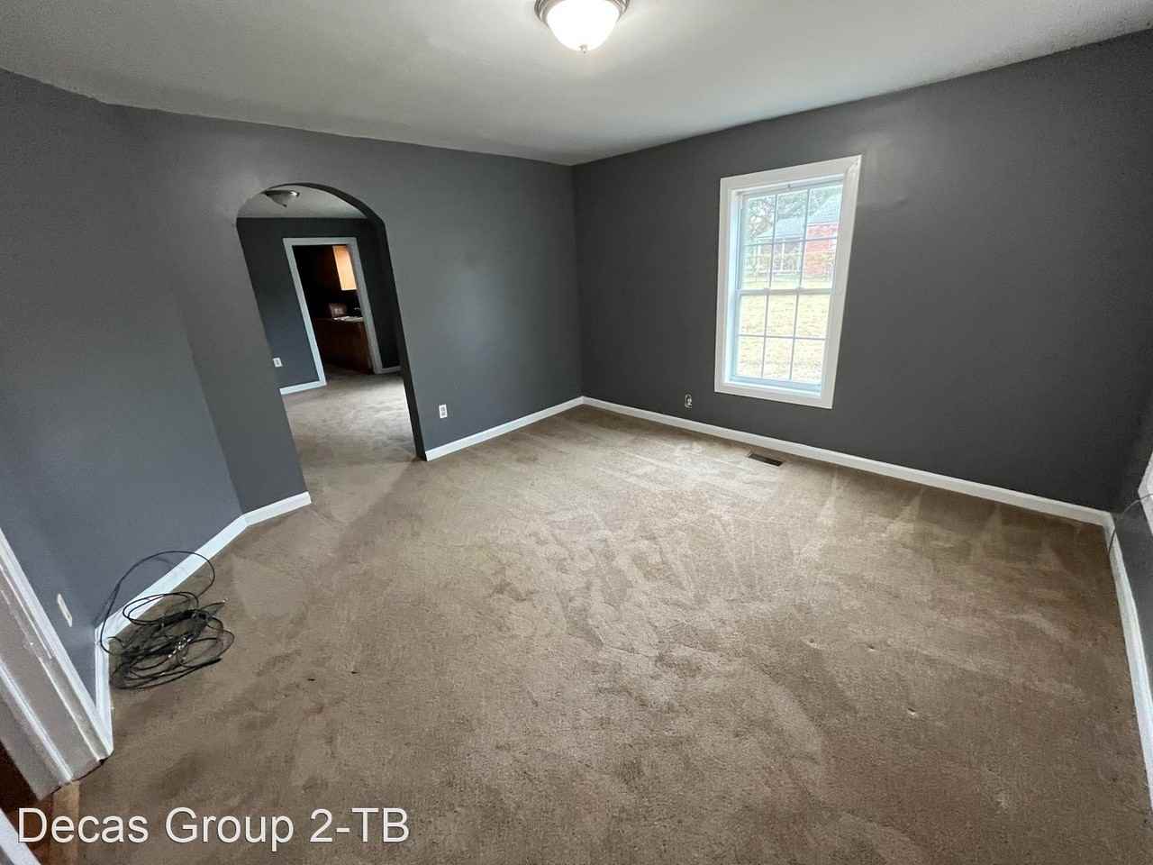 633 6th Pl - Photo 3 of 17