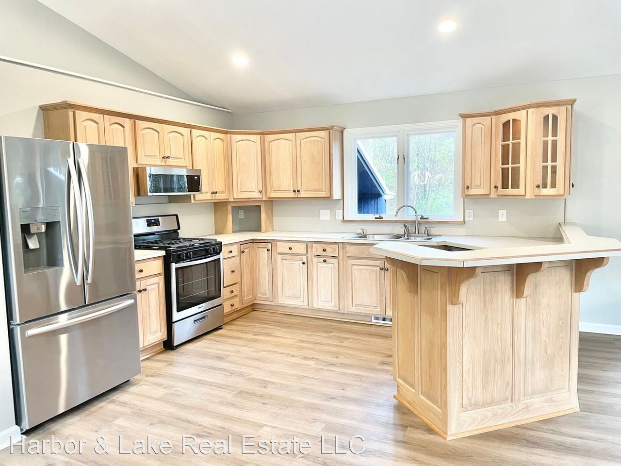 5223 N Barclay - Photo 2 of 17