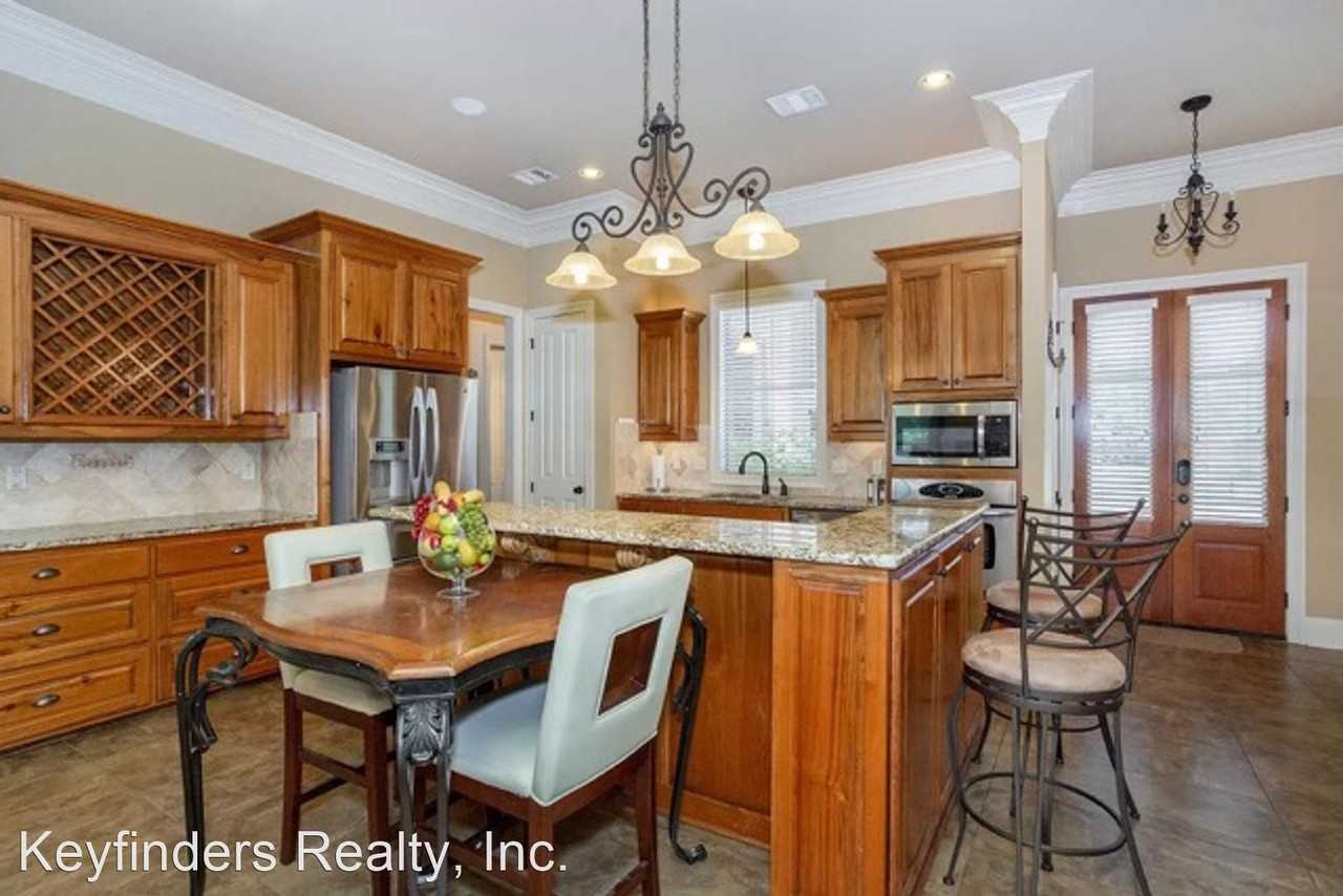 9430 Magnolia Xing - Photo 2 of 27