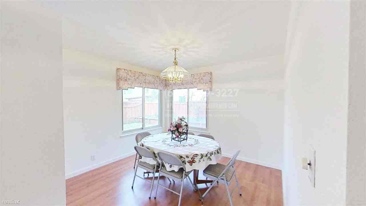 425 Bally Way - Photo 3 of 18