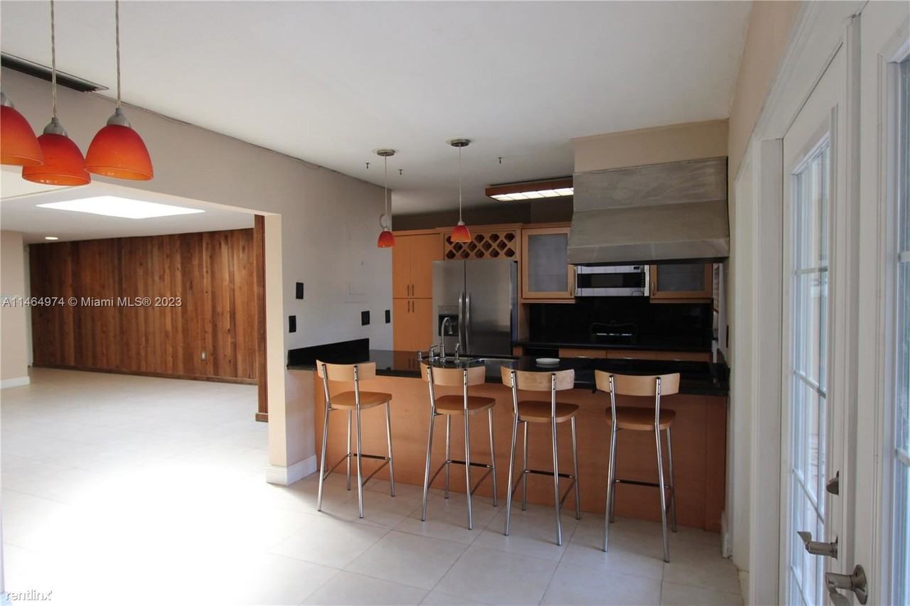 6713 Kingsmoor Way #6713 - Photo 2 of 19