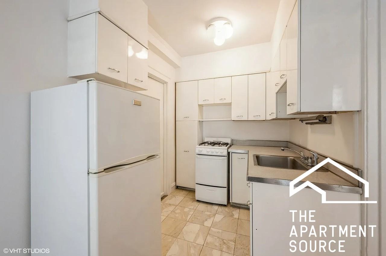 2324 N Lincoln Park W #2C - Photo 2 of 17