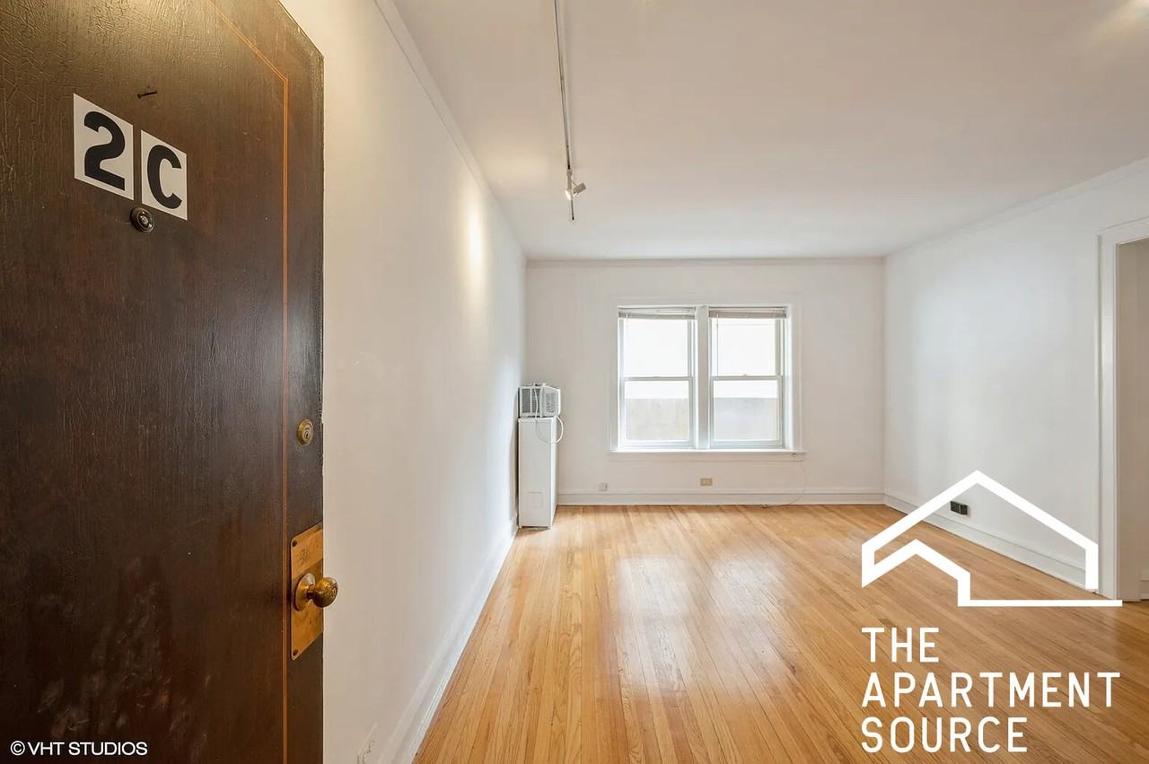 2324 N Lincoln Park W #2C - Photo 4 of 17