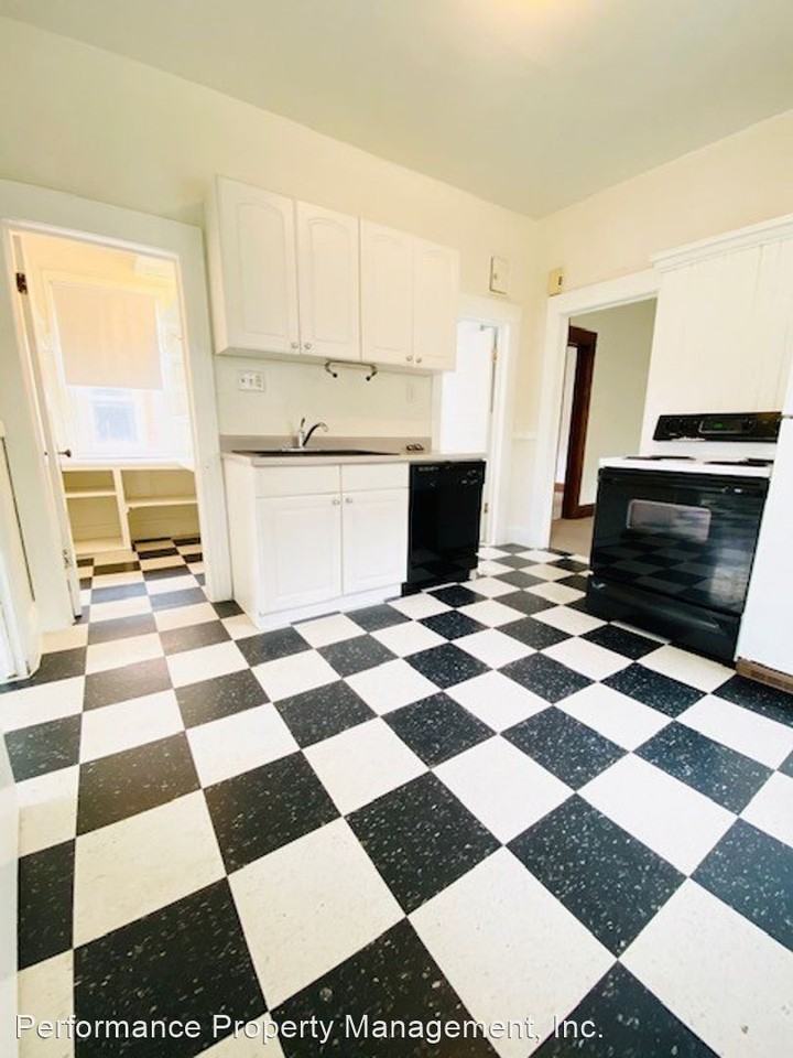 1608 S Washington St - Photo 2 of 21
