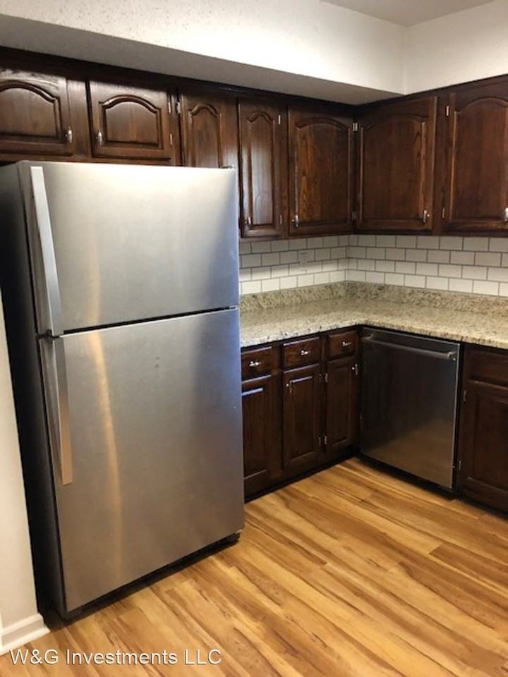 304 S Edisto Ave - Photo 3 of 7