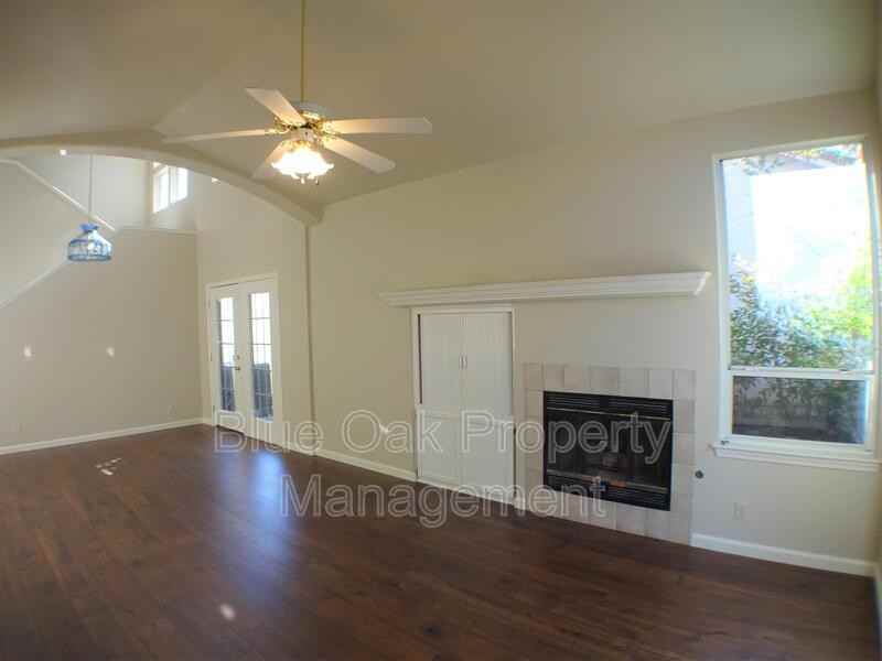 242 Mission Serra Ter - Photo 2 of 33