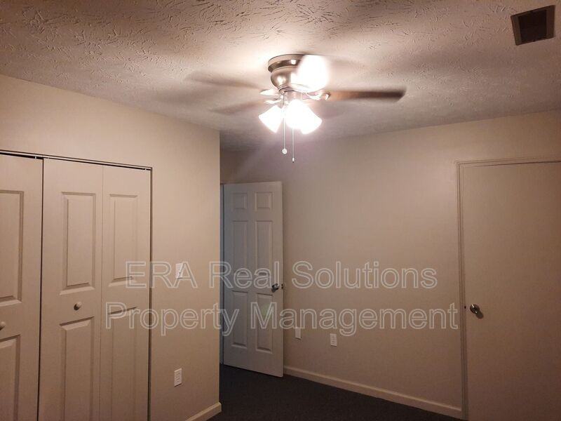 326 Bigelow St, Hillsboro, OH 45133 - Photo 3 of 17