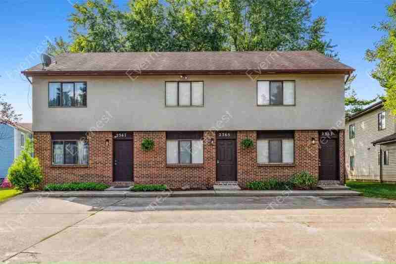 2365 Hampstead Dr - Photo 2 of 36