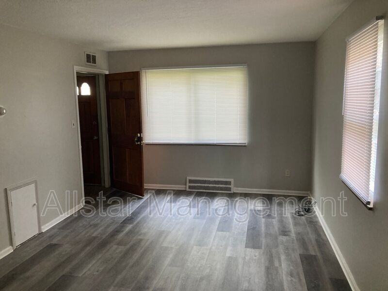 21200 Crystal Ave #DOWN - Photo 3 of 11