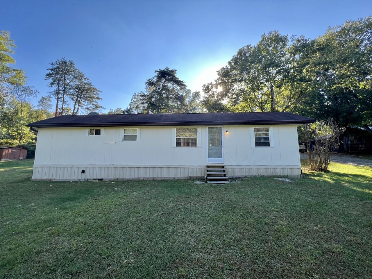 435 Oliver Ln - Photo 3 of 22