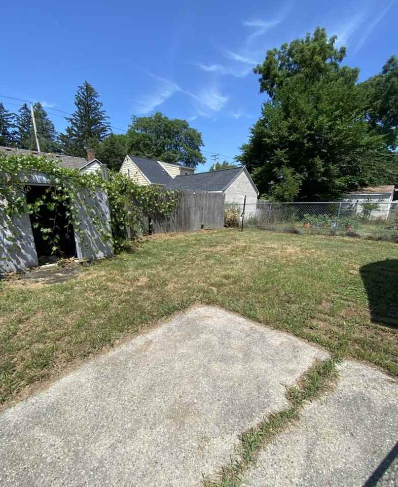 1121 Hapeman Street - Photo 2 of 9