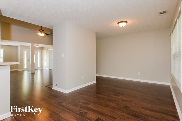 1220 Coan Dr - Photo 2 of 15