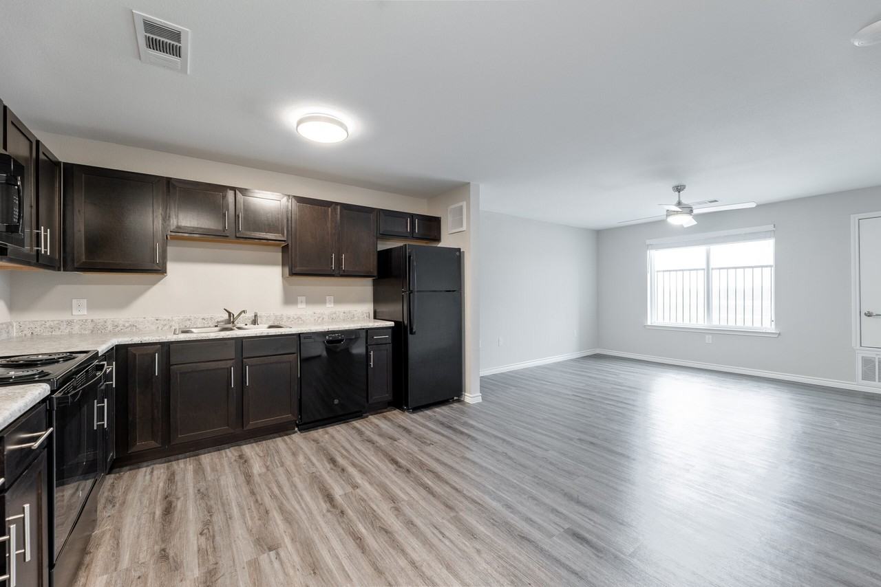 Commons at Manor - Photo 3 of 37