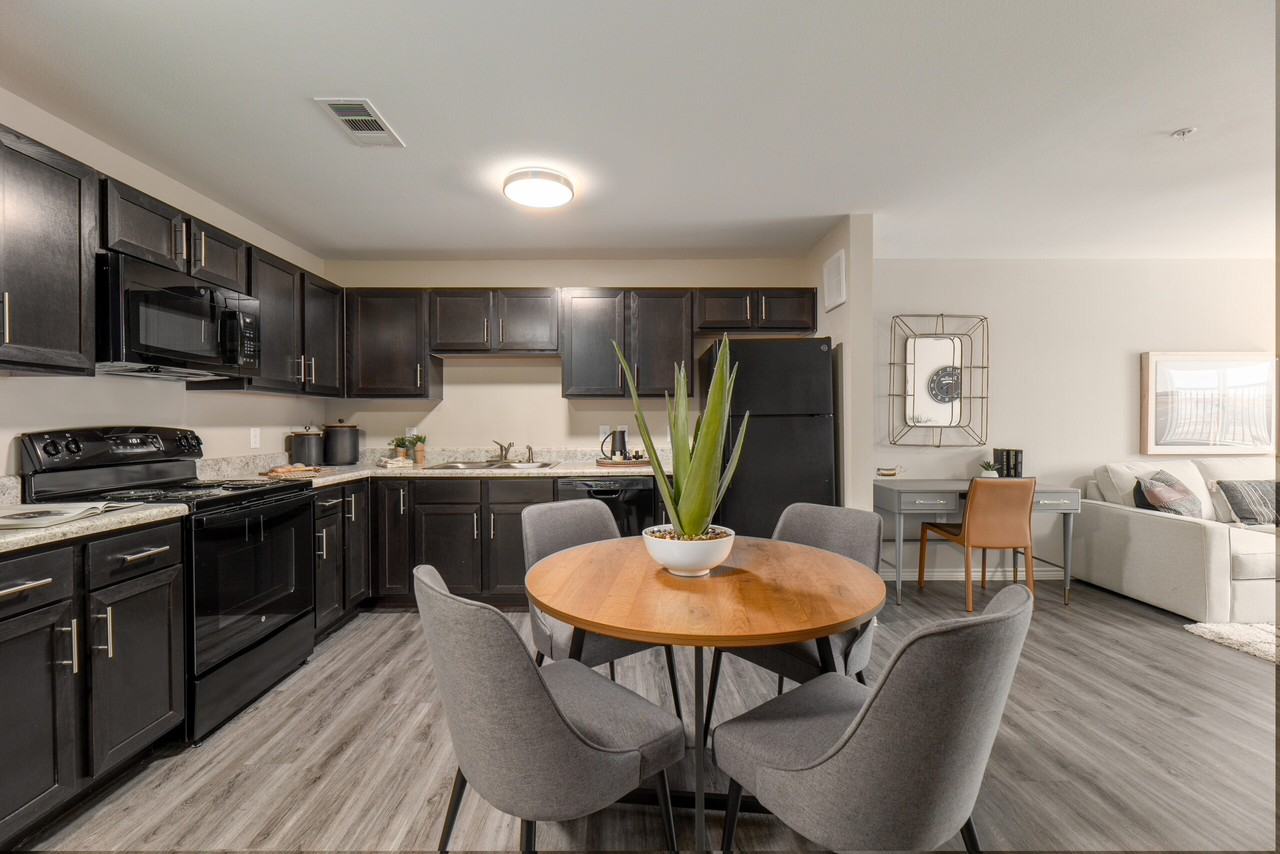 Commons at Manor - Photo 2 of 37