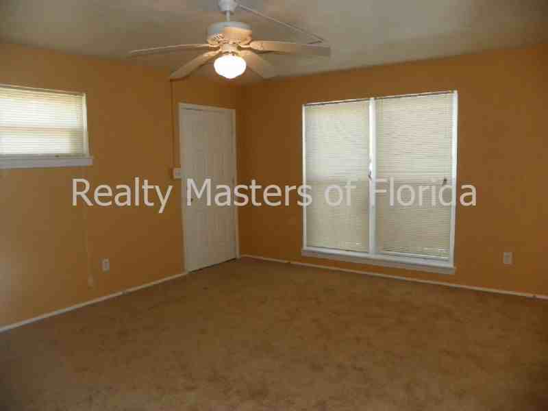 6 Eaton Rd - Photo 3 of 15