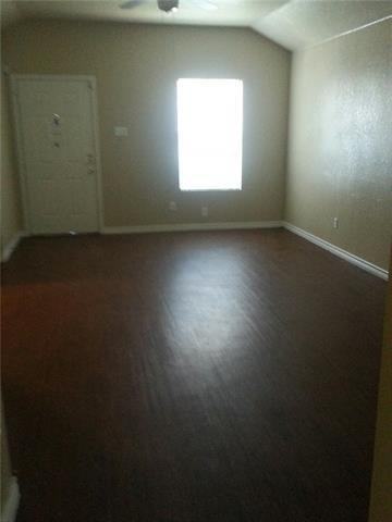 2913 Dillard St - Photo 2 of 10