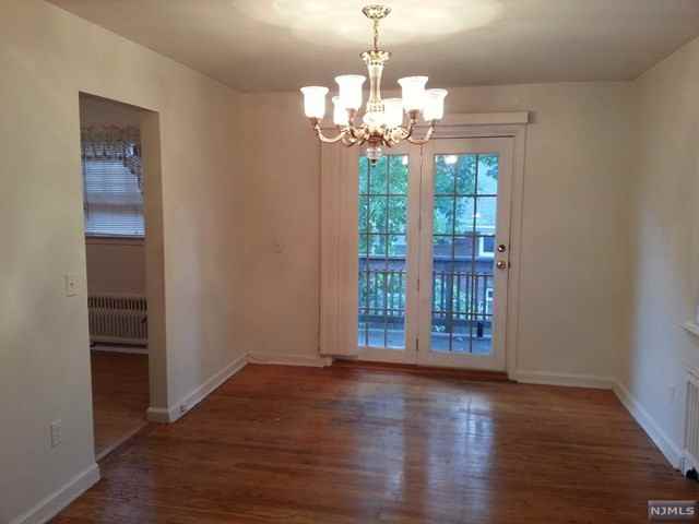 72 N Queen St - Photo 3 of 10