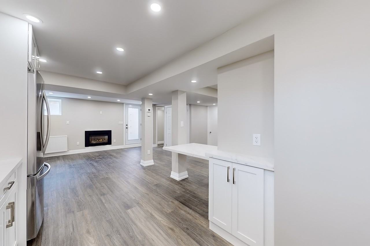 288 Ridgefield Crescent - Photo 3 of 16