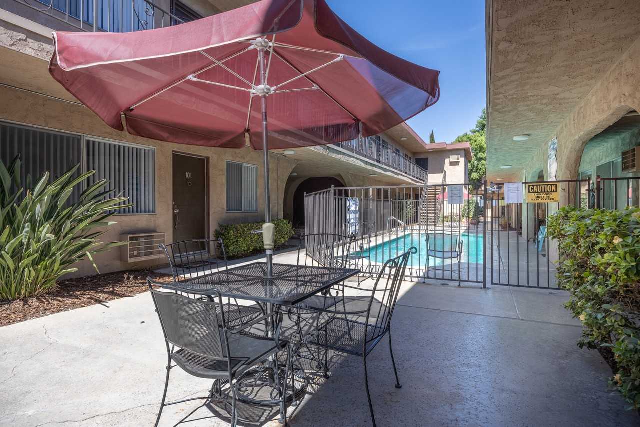 Vanowen Plaza - Photo 5 of 26