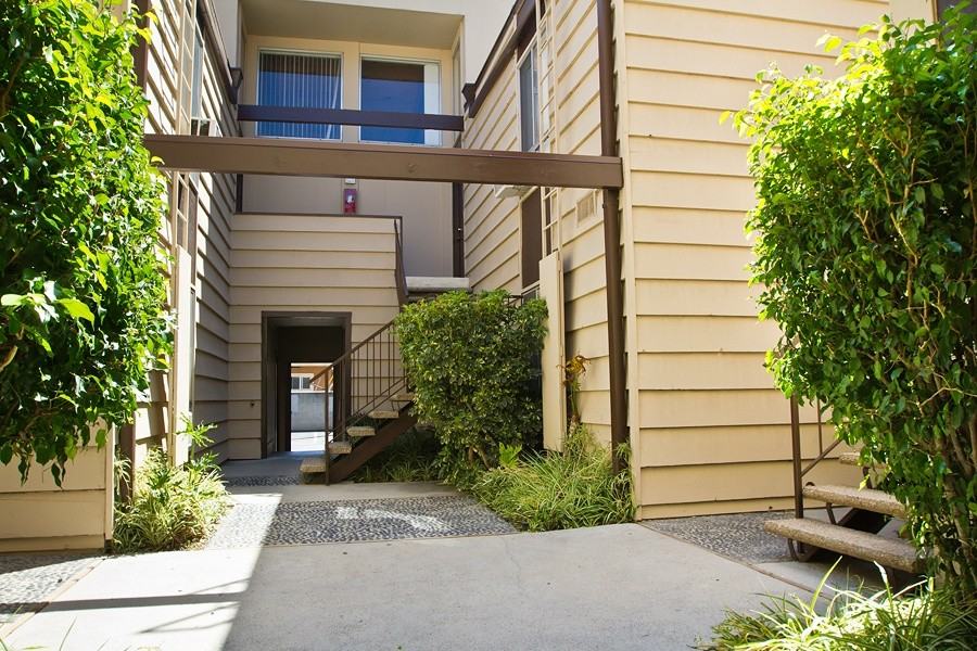 Kling Apartments - Photo 3 of 4