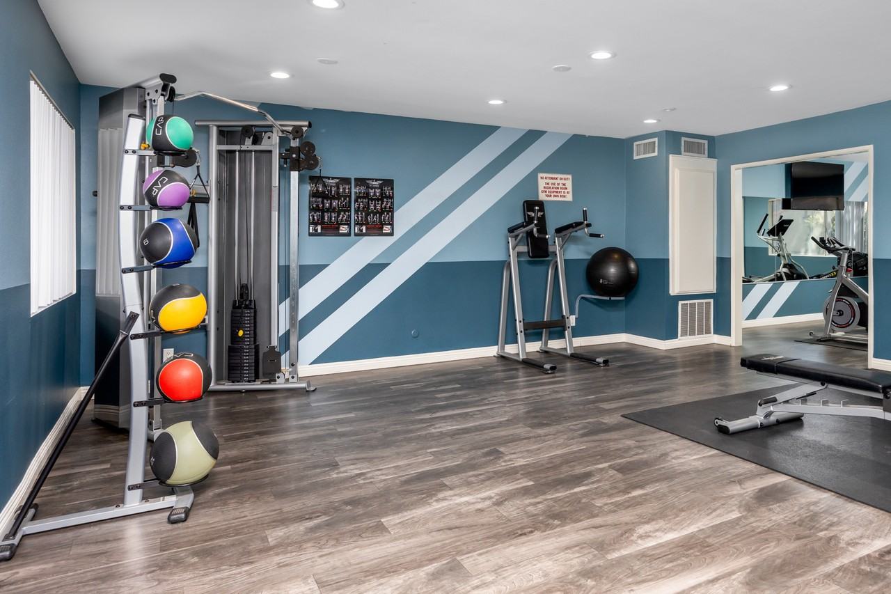 The Grove Apartments - Photo 7 of 17