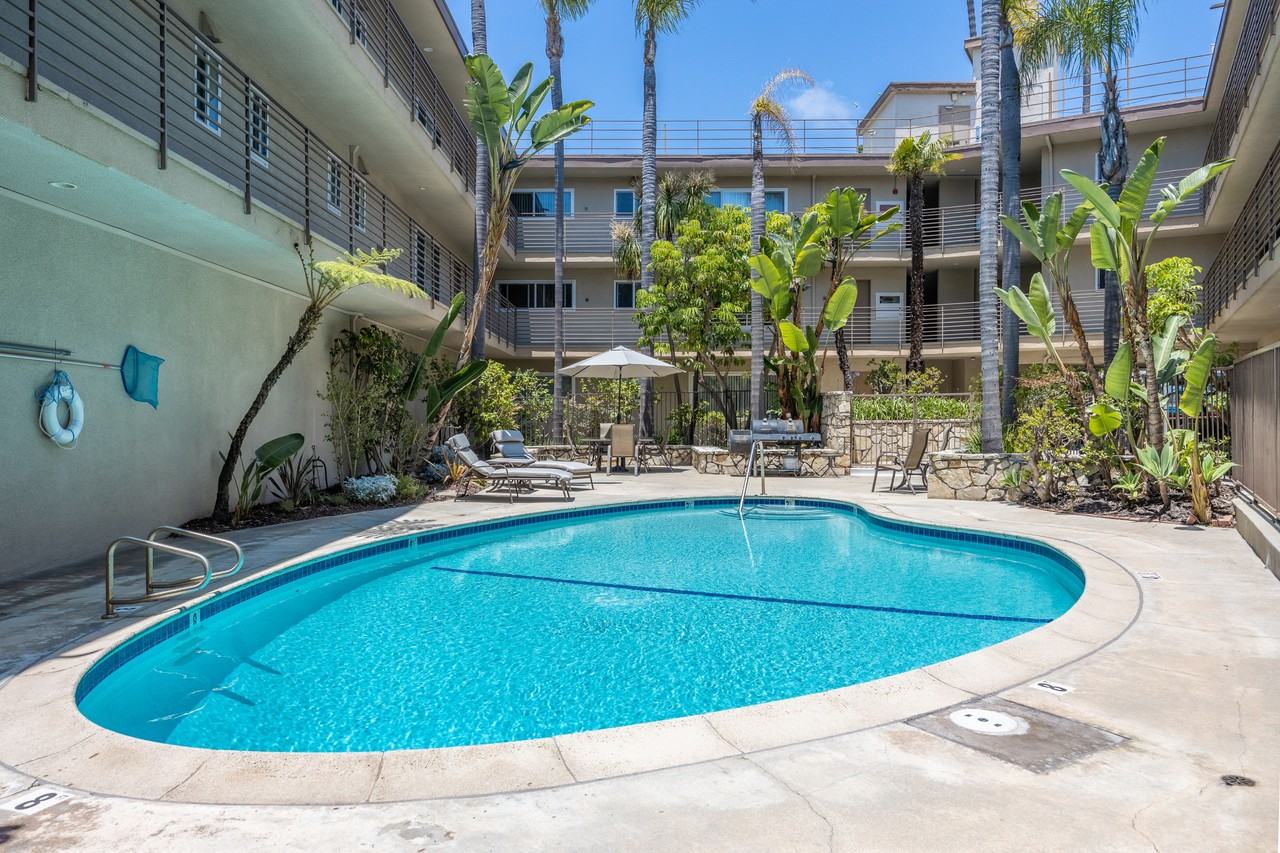 Paseo del Rey Apartments - Photo 2 of 4