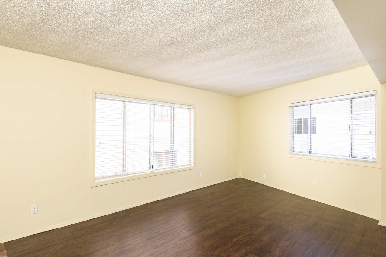 Martin Apartments - Photo 7 of 12